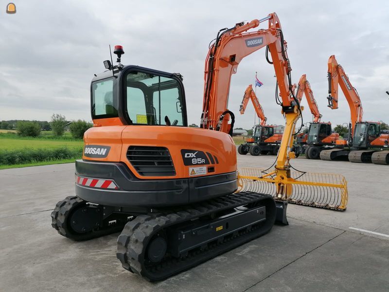 Mengvoerbedrijf Reitsma Investeert In Een Nieuwe Doosan DX85R 3