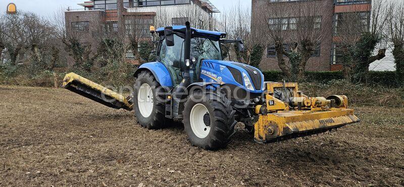 Trekker met set klepelmaaiers