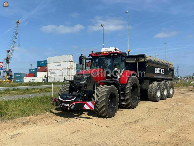 Tractor met 3-assige gronddumper